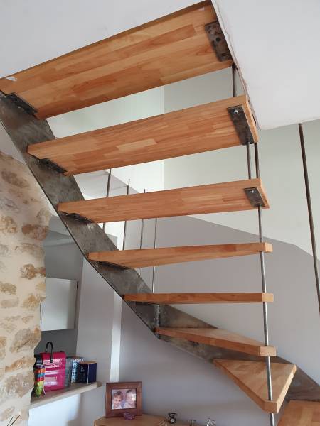 Escalier droit Bois/Métal - Finition Moderne