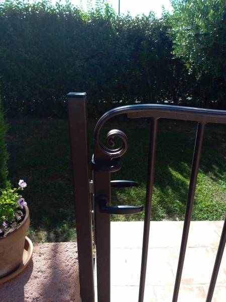 Fourniture et pose de garde-corps, d'une clôture de protection d'une piscine, à Orange