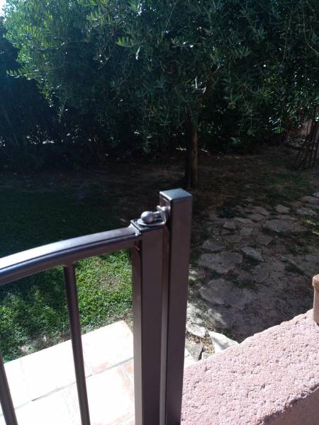 Fourniture et pose de garde-corps, d'une clôture de protection d'une piscine, à Orange