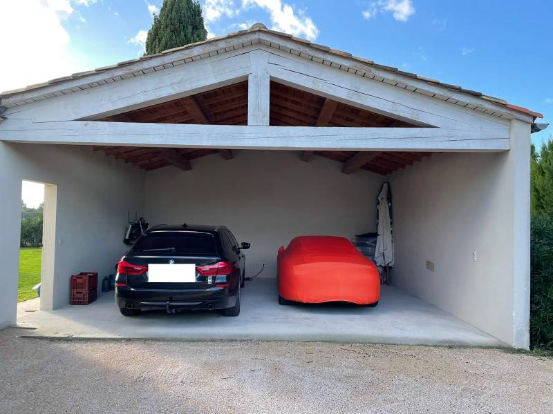 Porte de garage sectionnelle motorisée RUMBA SAFIR, Vaucluse