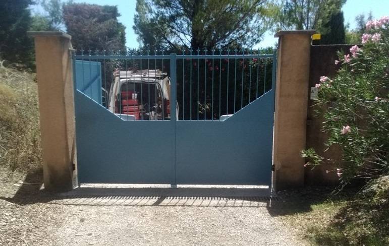 Portail rénové Tulette, vue extérieure