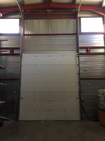 Réparation d’une porte sectionnelle en Vaucluse à Bédarrides (84)