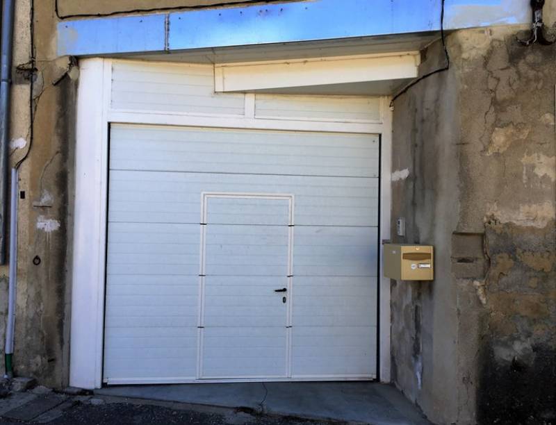 Pose d'une porte sectionnelle de garage à l'Isle sur la sorgue en Vaucluse (84)