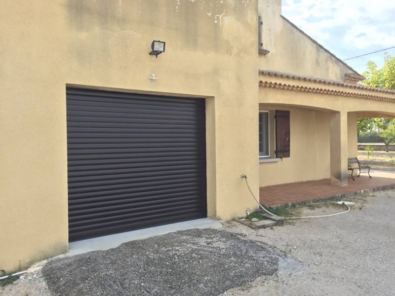 Rideau enroulable en aluminium motorisé Montélimar (26)