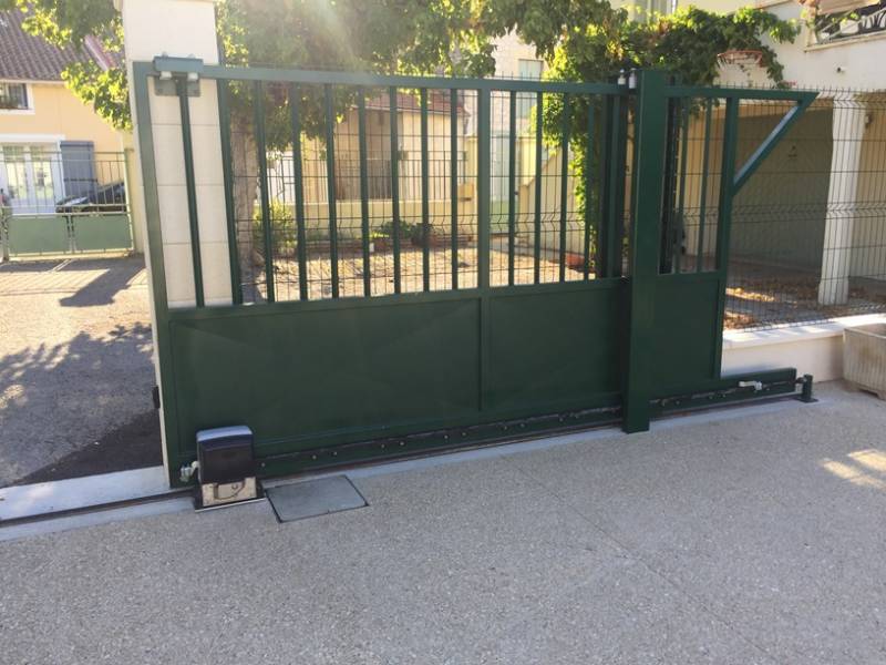 Portail coulissant motorisé St Andiol (13)